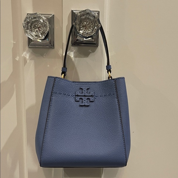 Tory Burch Handbags - Tory Burch Blue McGraw Bucket Bag